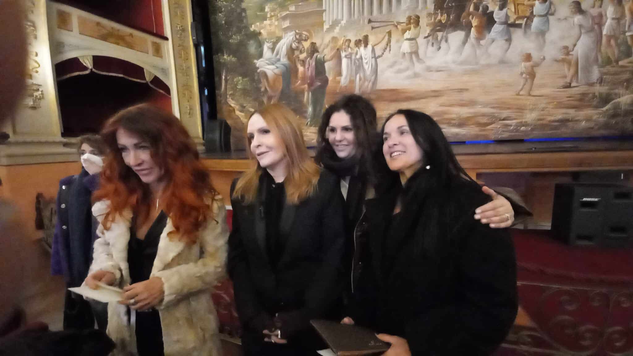 Da sinistra: Giorgia Flora-figlia Giovanna Flora-nipote Annamaria Flora-nipote Sabina Flora- figlia